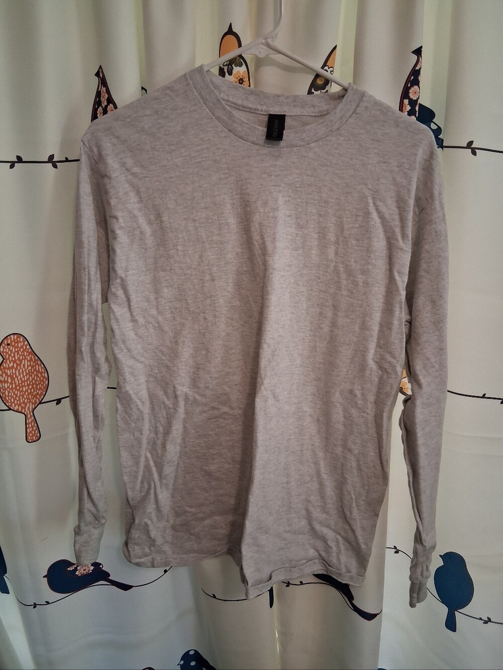 Gildan Light Gray Long-Sleeve Crewneck Mens Shirt Size M